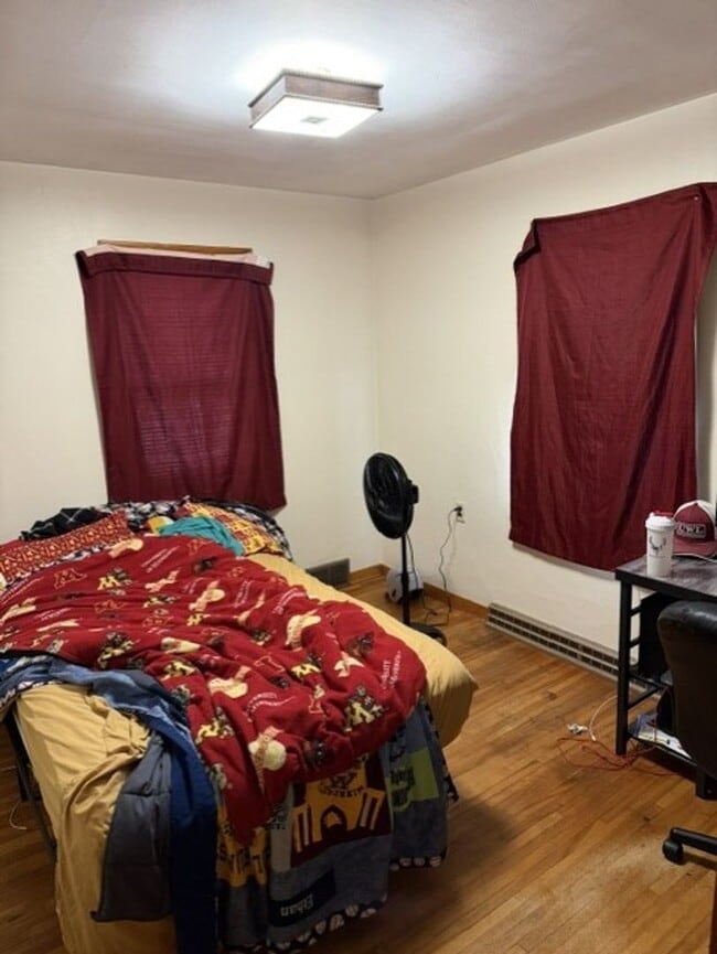 Building Photo - Cozy 2 bedroom house w/ garage