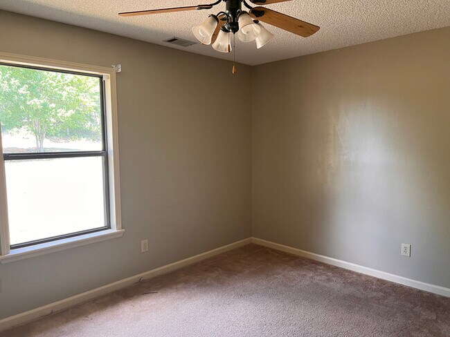 Foto del edificio - Great 3 Bedrooms 2 Bath Home in Cumming, GA!!! Available Now!