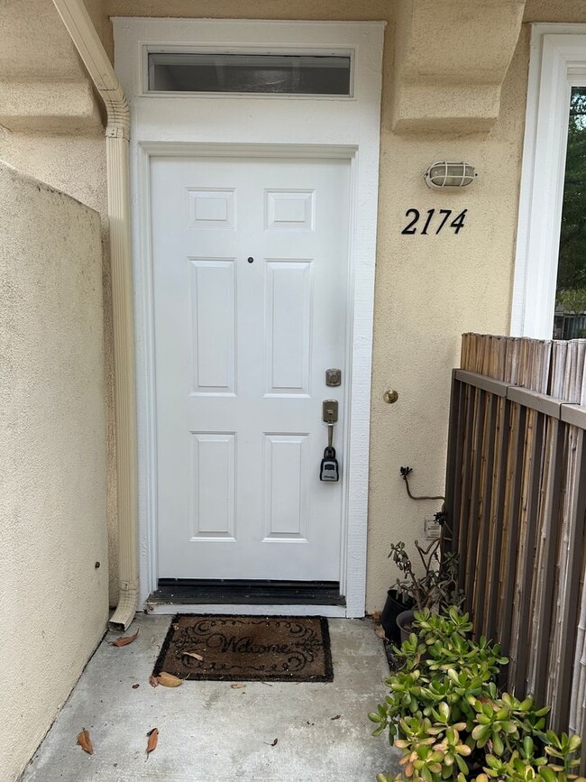 Building Photo - Centrally Located 2 Bedroom & 2 Bathroom Townhome w/ Garage in Cabo Bahia Community