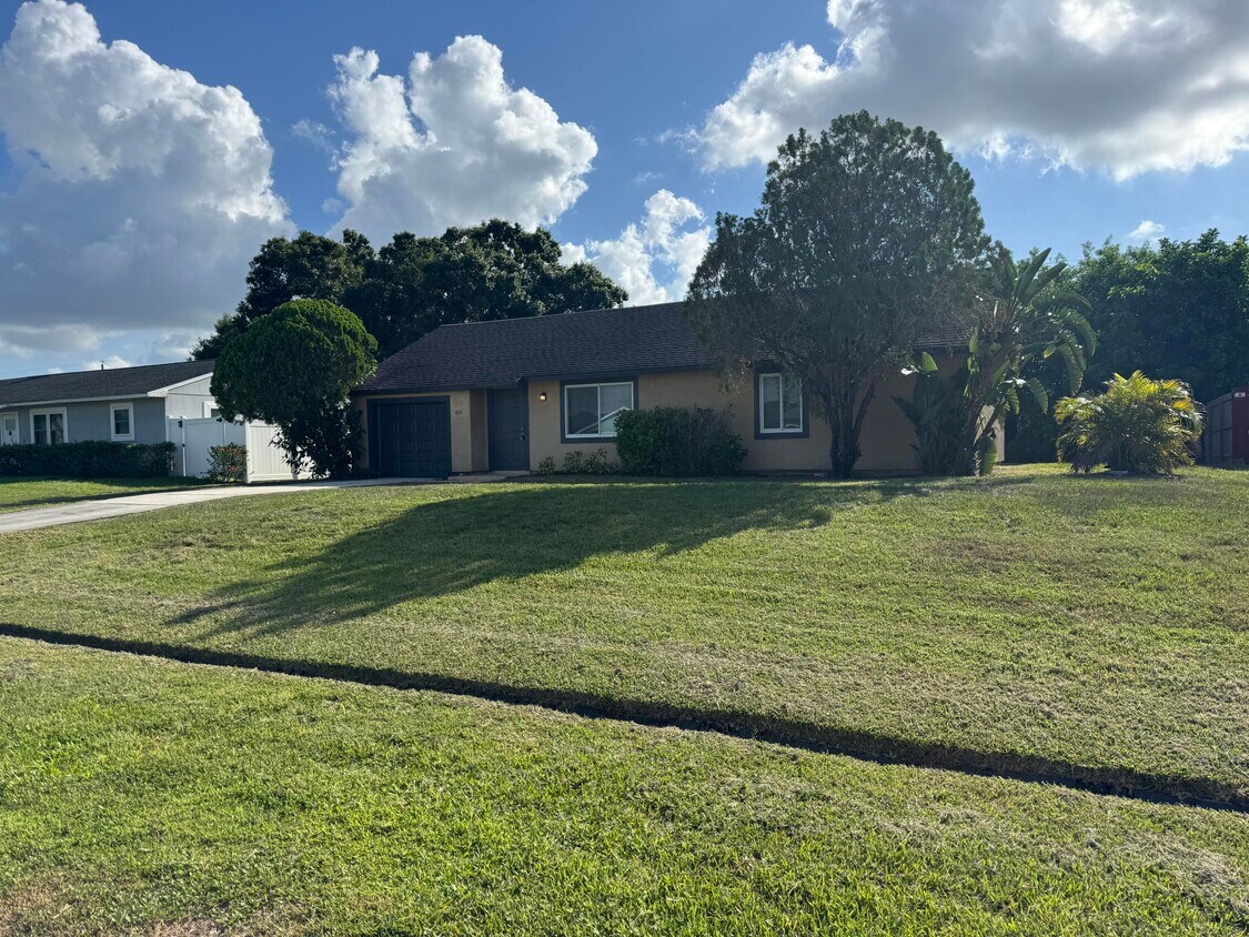 Foto principal - 1841 SW McAllister Ln