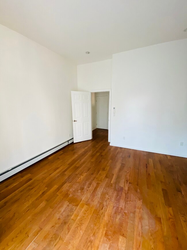 Building Photo - 40 Woodbine St