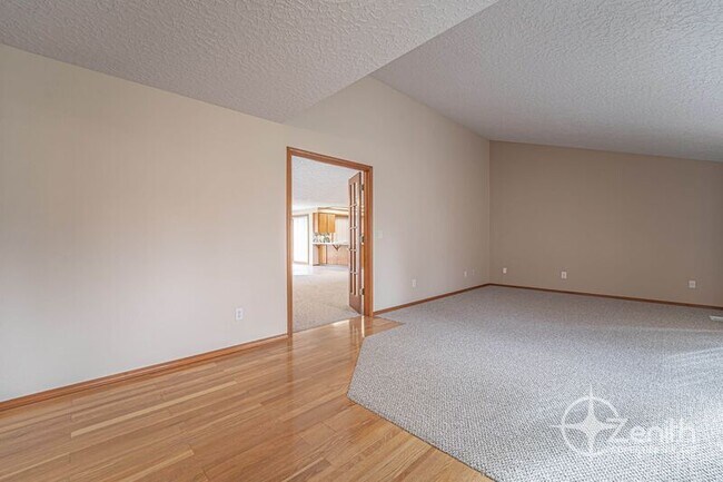 Building Photo - 3003 SE 149th Ct