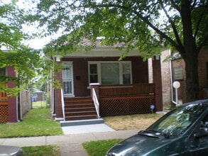 Building Photo - 7433 S Perry Ave