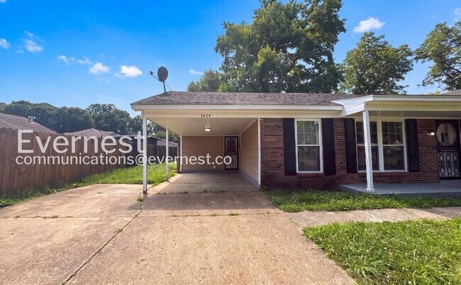 Foto del edificio - 3409 Clearbrook St