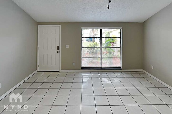 Foto del edificio - 6701 Village Grove Ct