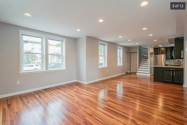 Building Photo - 1537 1st St NW