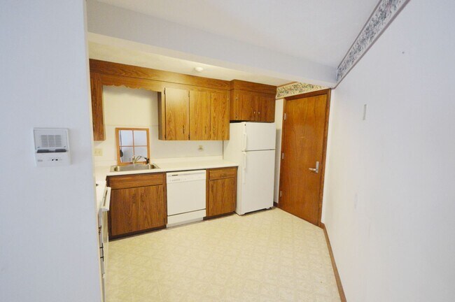 Building Photo - Convenient 1 BR Holden MA
