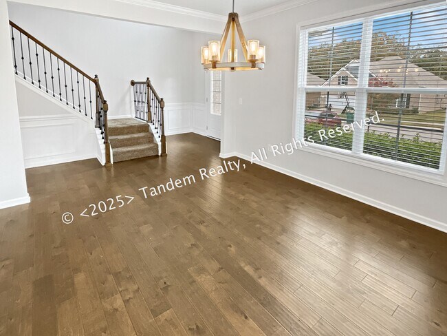 Foto del edificio - 8020 Forest Hills Dr