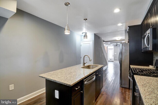 Foto del edificio - 822 S Highland Ave