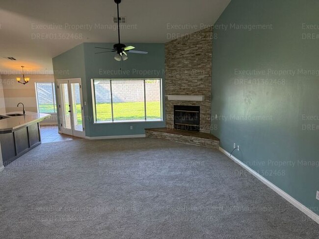 Foto del edificio - 3 bedroom/ 2 bathroom