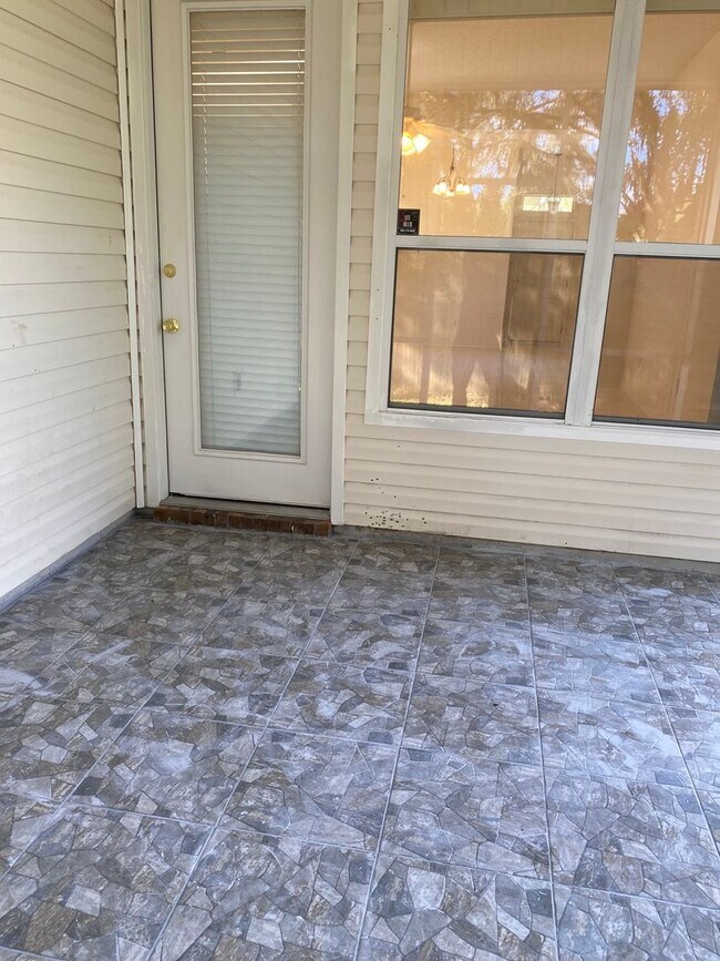 Building Photo - NICE HOME IN QUIET NEIGHBORHOOD