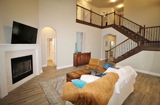 Building Photo - Beautiful Custom 2-Story 6/3/2 Nestled on ...