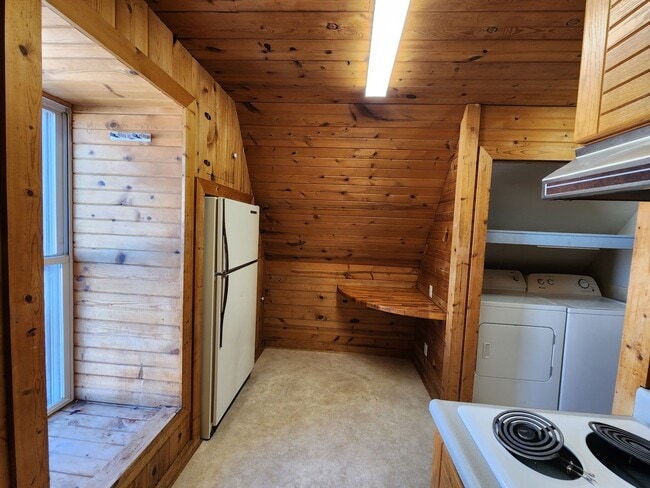 Building Photo - 705 E Montgomery St