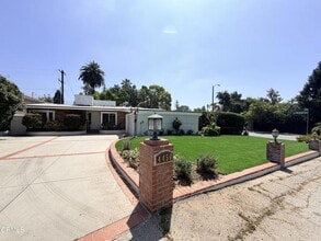 Building Photo - 4450 St Francis Pl