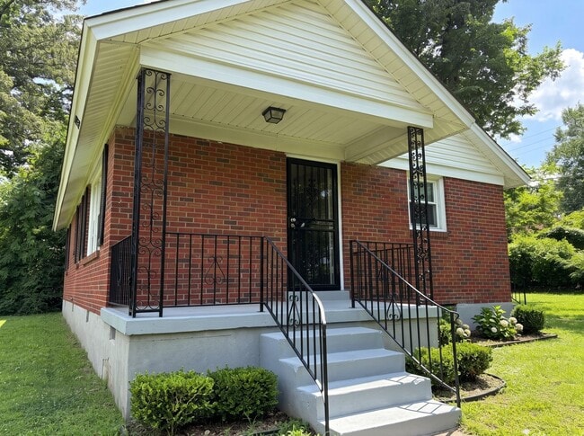 Building Photo - 3293 Ashland Dr