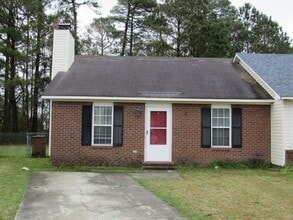 Building Photo - 117 Live Oak Ct