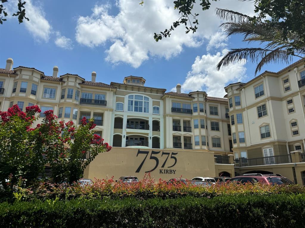 Foto principal - 7575 Kirby Dr