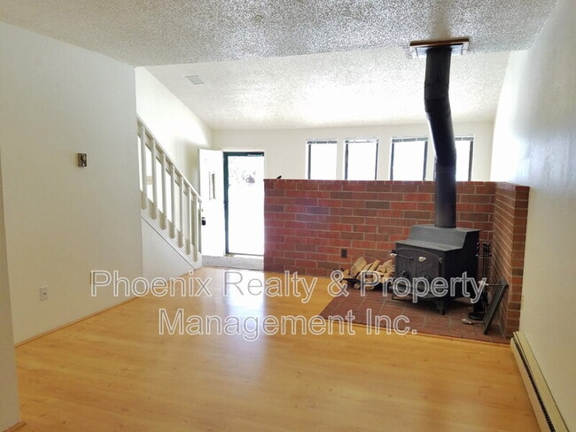 Photo - 901 Sir Galahad Dr House