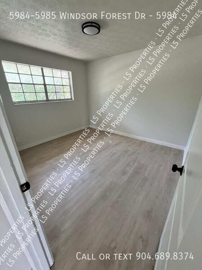 Building Photo - 5984-5985 Windsor Forest Dr-5984