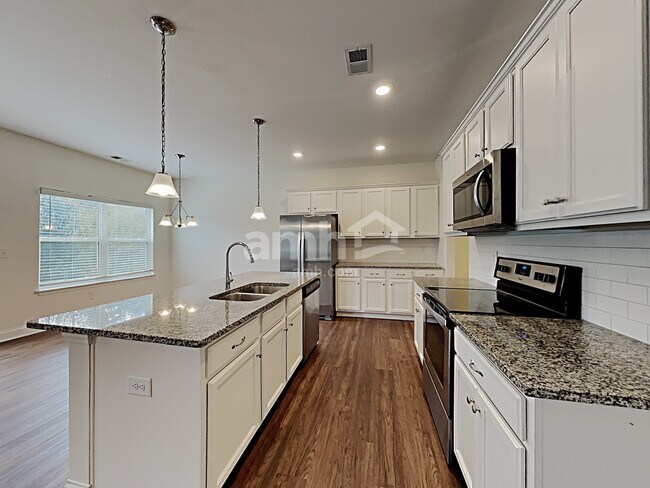 Building Photo - 312 Oscar Way