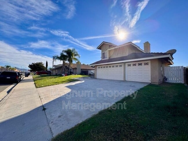 Foto del edificio - 24473 St Thomas Ave