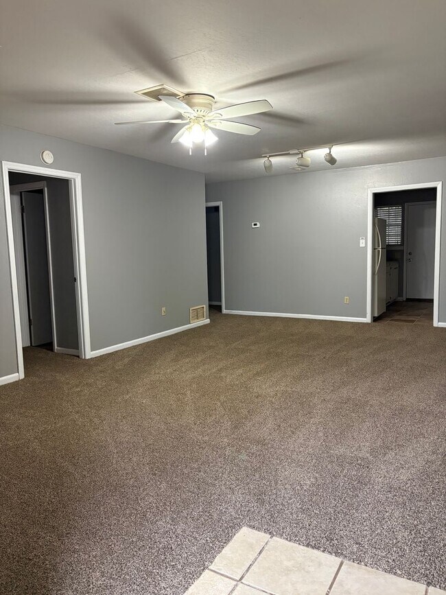 Foto del edificio - 3bed/1.5 Bath Duplex Astoria Park