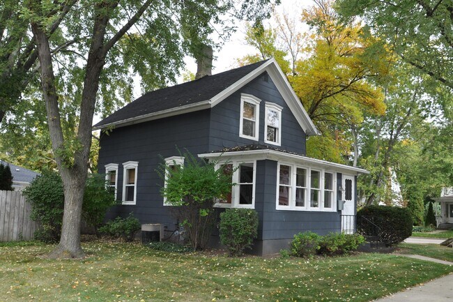 Foto del edificio - 945 Glen St