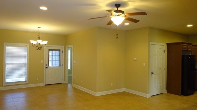 Foto del edificio - Minutes to MTM plant, Amazon, Polaris and Target Distribution