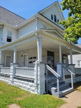 Building Photo - 146 W Dorrance St
