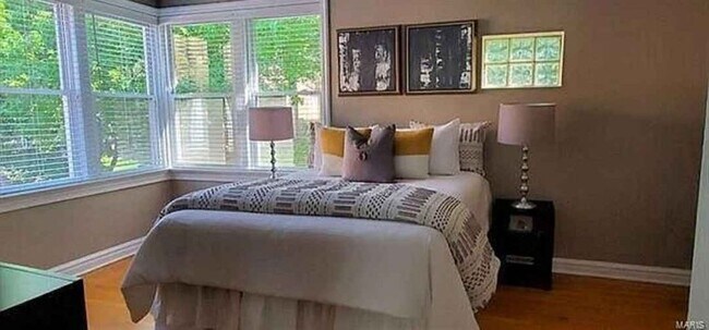 Habitación 1 - 7333 Amherst Ave