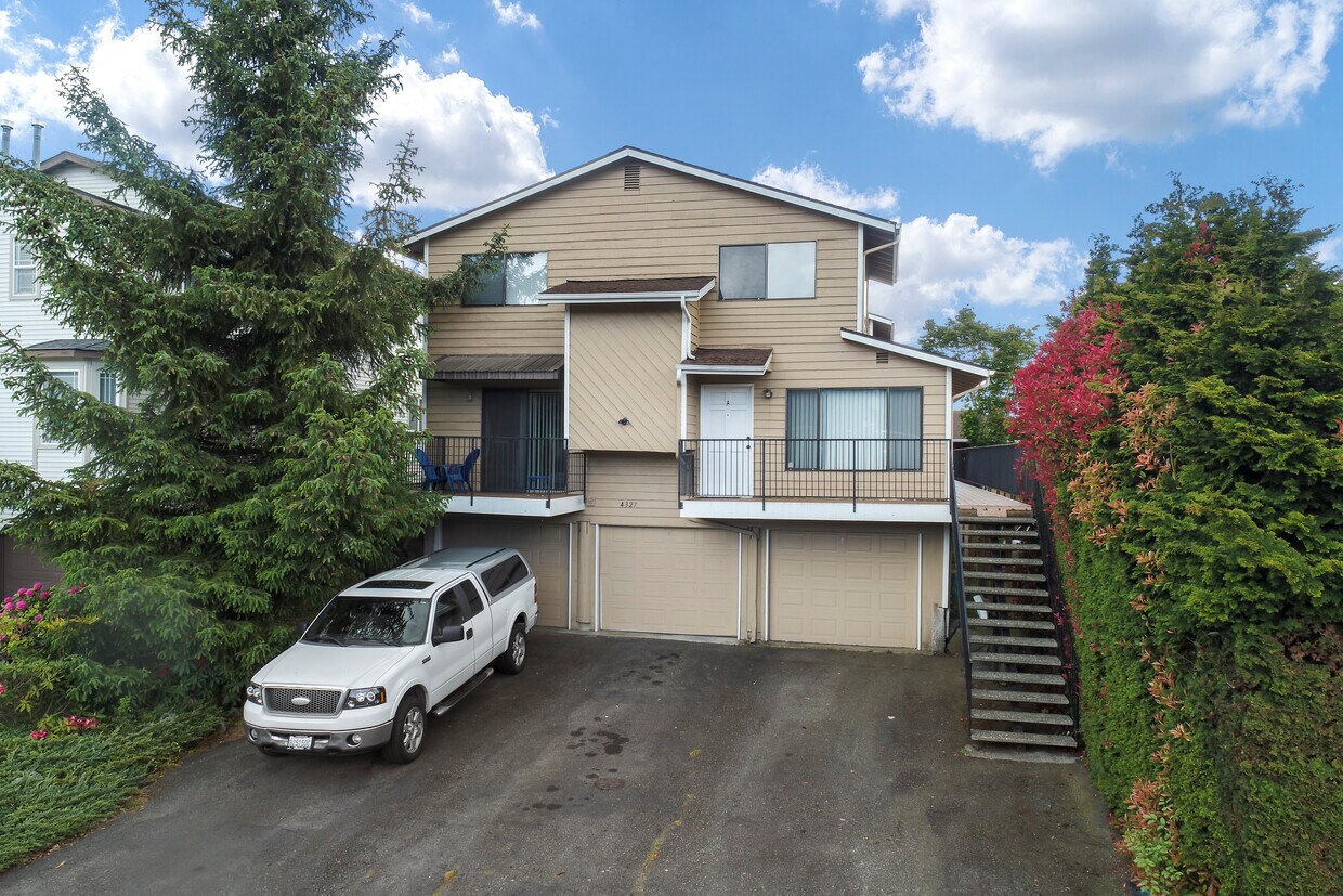 4327 Hoyt Ave, Everett, WA 98203 Townhome Rentals in Everett WA