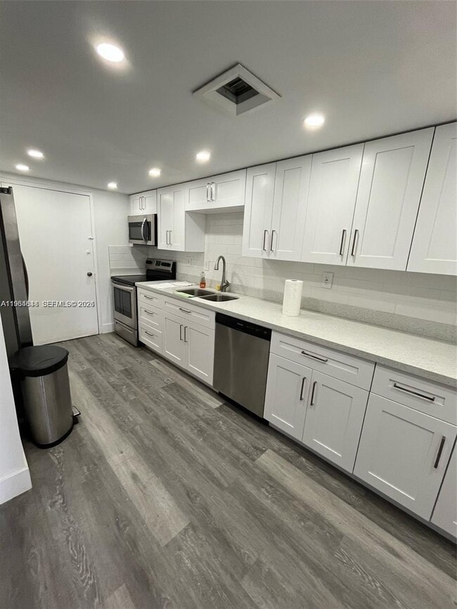 Building Photo - 18071 Biscayne Blvd