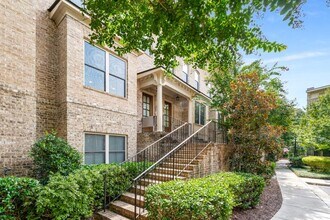 Building Photo - 523 Ansley Cir NE