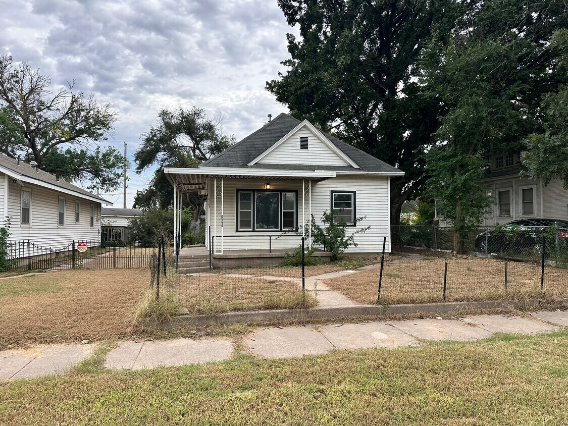 Primary Photo - 523 E 3rd Ave