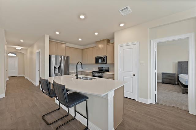 Foto del edificio - 10401 Table Bluff St