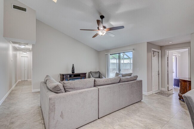 Building Photo - 5258 Eagle Lake Dr