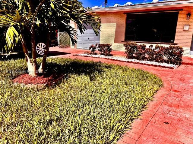 Building Photo - 10881 N Snapper Creek Dr