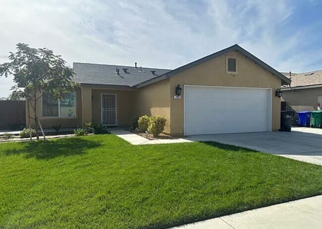 Building Photo - New 3 bedrooms 2 bath home move in ready