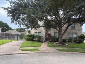 Building Photo - 403 Green Stone Ct