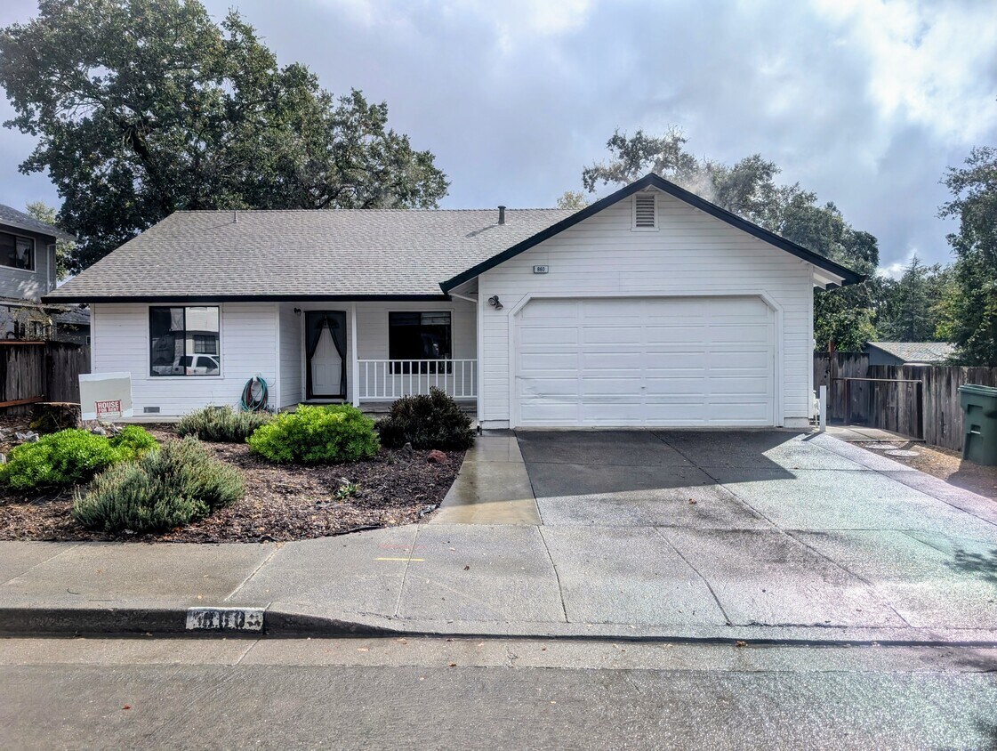 Foto principal - 860 Buckingham Dr