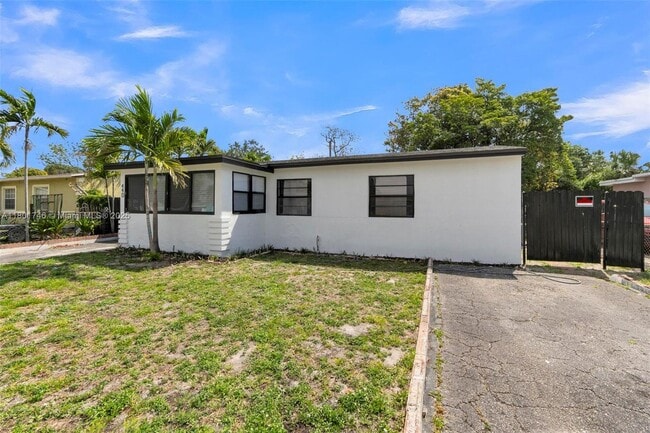 Building Photo - 440 NW 30th Terrace