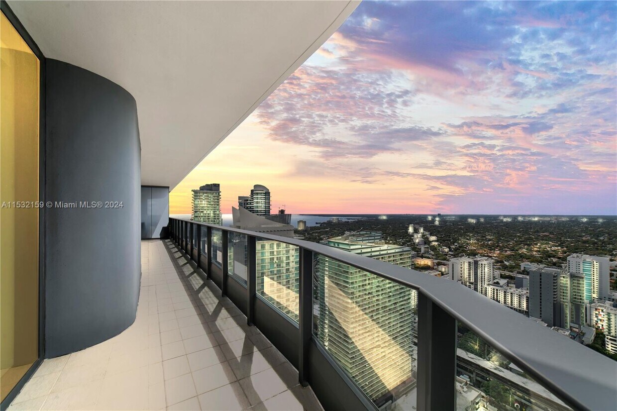 Primary Photo - 1000 Brickell Plaza