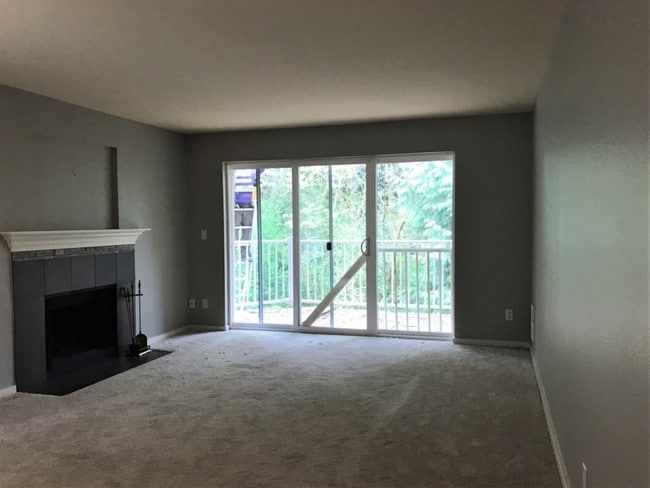 Building Photo - Condo in Mill Creek
