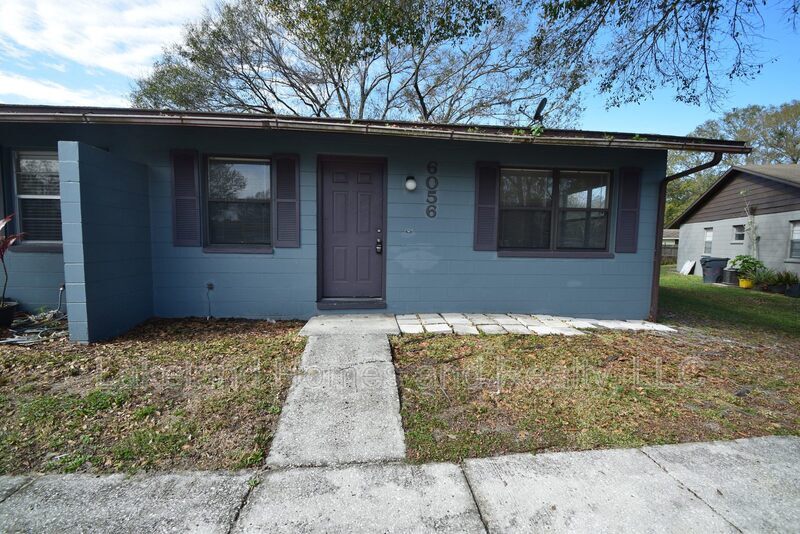 Foto principal - 6056 Hilltop Ln W
