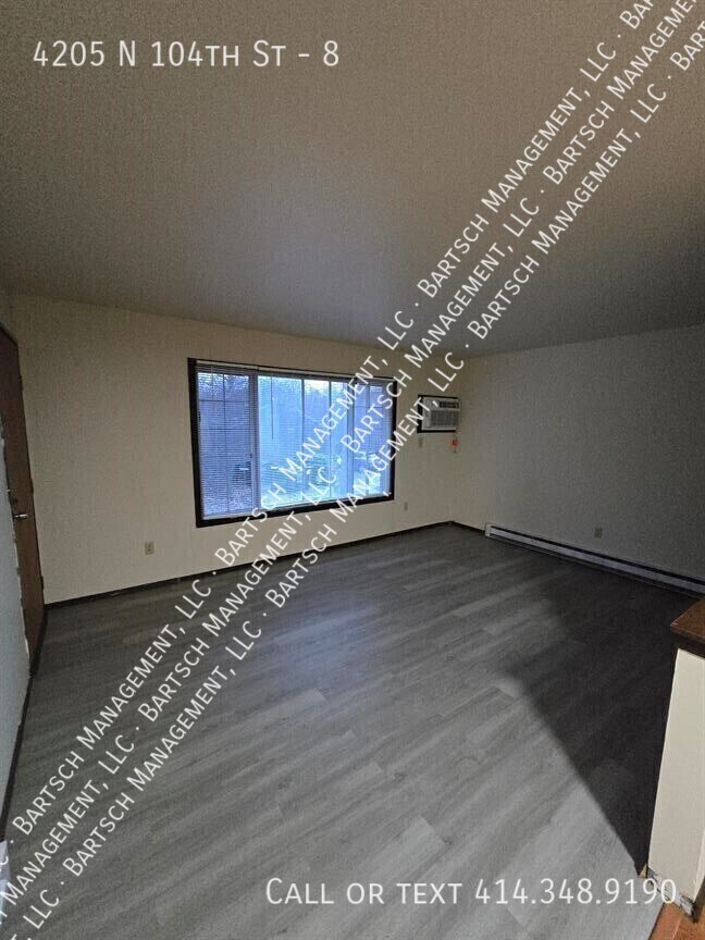 Building Photo - 4205 N 104th St