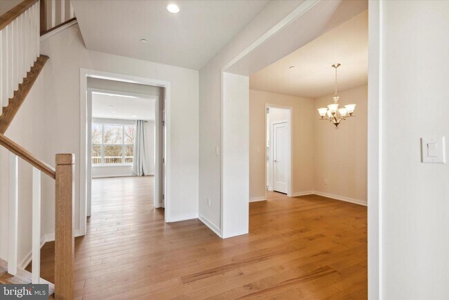 Foto del edificio - 15 Tamarack Cir