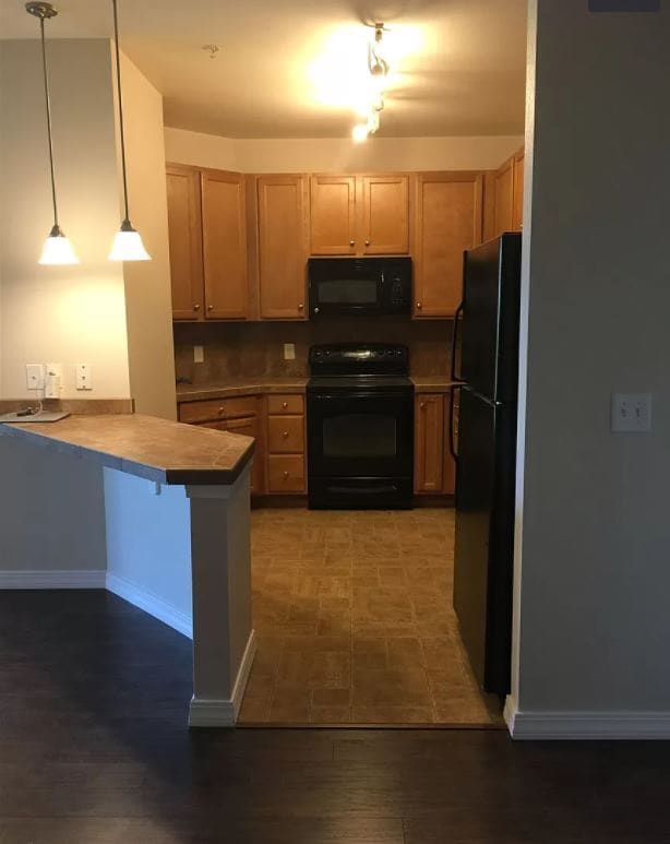 Building Photo - 2450 Windrow Dr