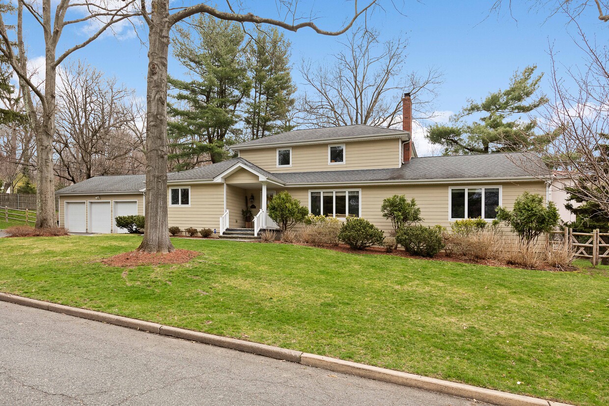 Foto principal - 84 Edgewood St