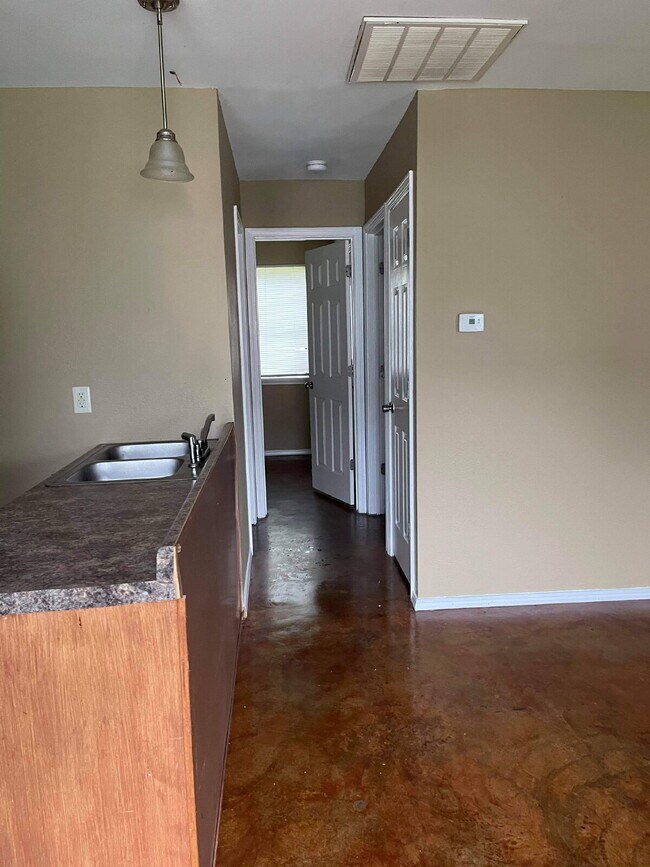 Foto del edificio - "Charming 2 Bedroom Apartment in Bono, AR with Spacious Layout and Convenient Location!"