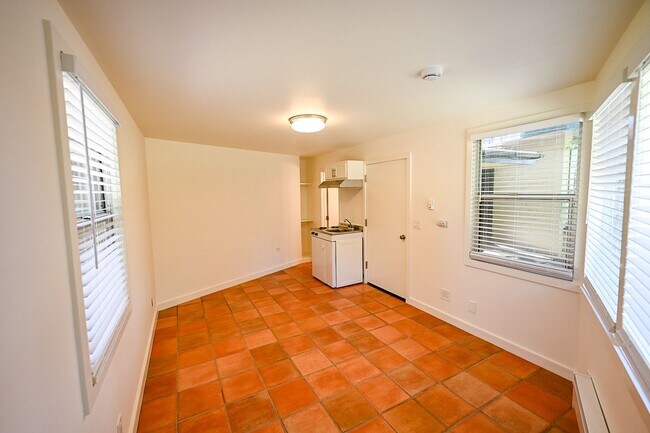 Foto del edificio - Dolores Street Triplex